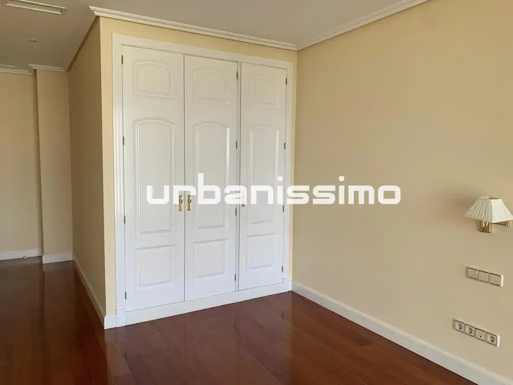 Schlafzimmer von Wohnung zur Miete in Madrid mit Klimaanlage und Heizung