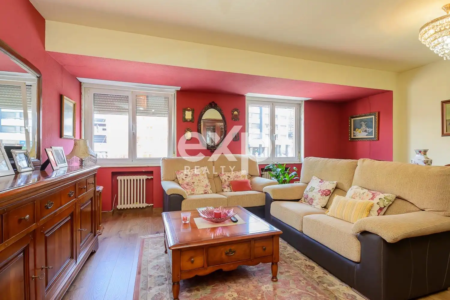 Living room of Flat for sale in Oviedo   with Parquet flooring and Furnished