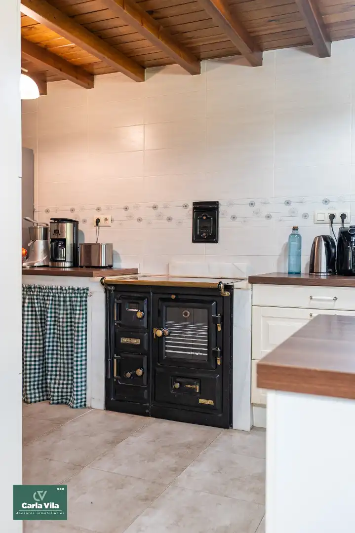 Kitchen of Country homes for sale in Guitiriz  with Heating, Private garden and Parquet flooring