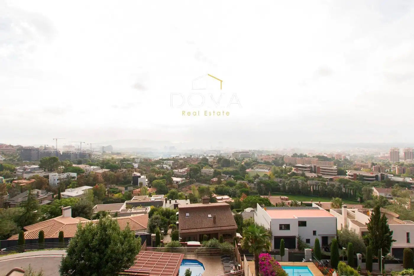 Vista exterior de Casa adosada en venta en Esplugues de Llobregat con Aire acondicionado, Calefacción y Terraza