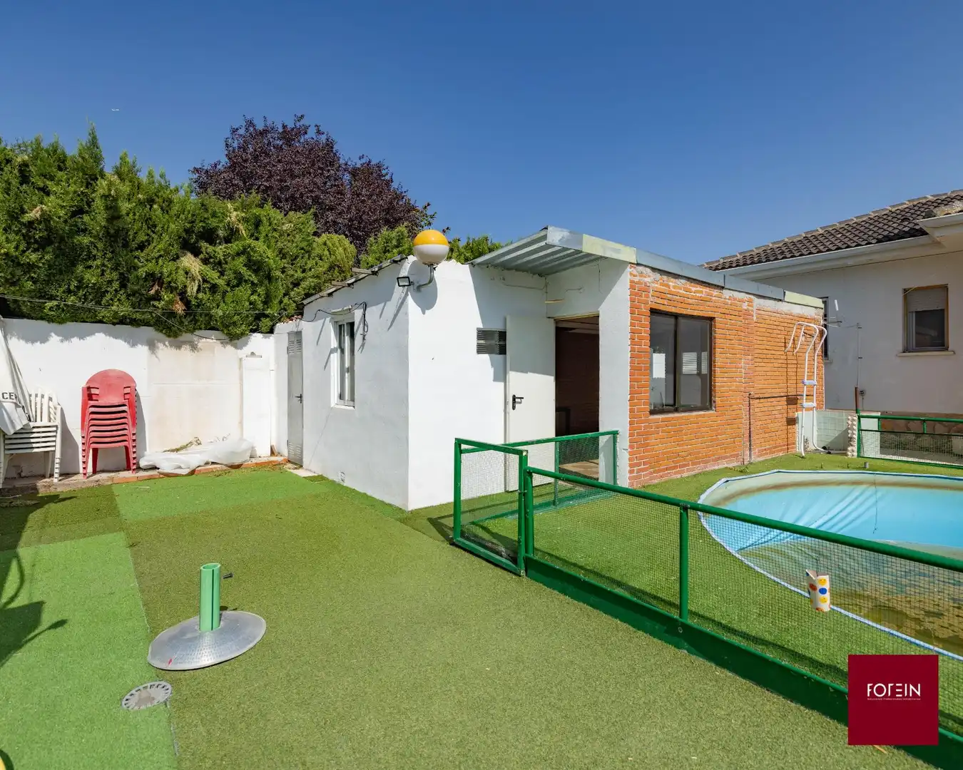 Exterior view of Houses for sale in Galápagos  with Air Conditioner, Heating and Private garden