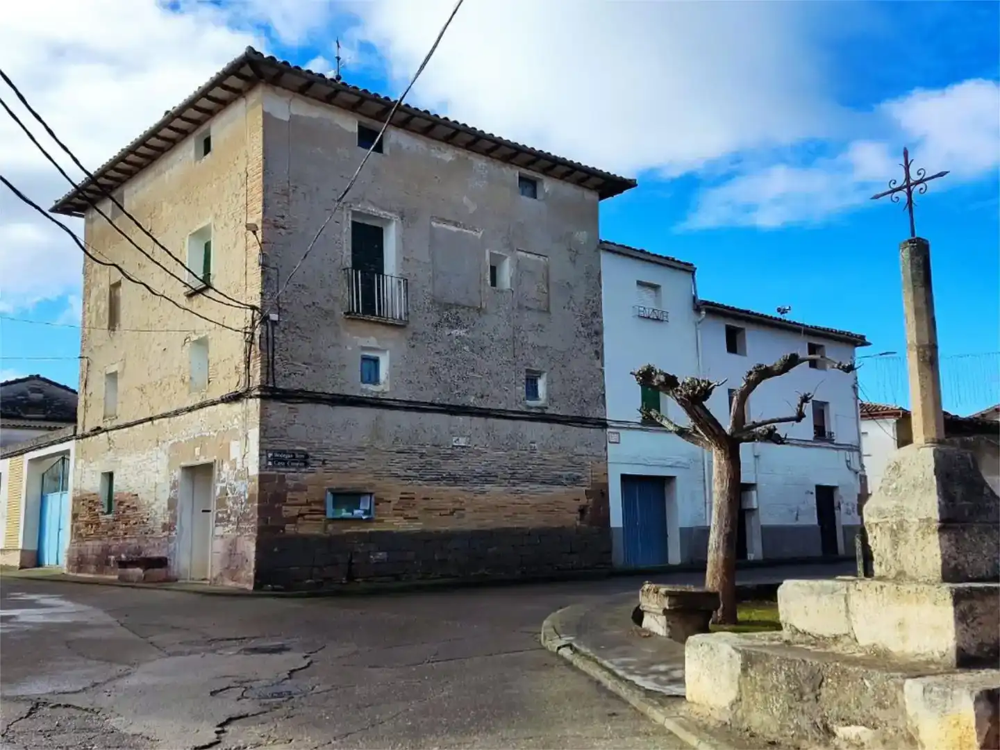 Vista exterior de Casa o chalet en venta en Fonz con Balcón