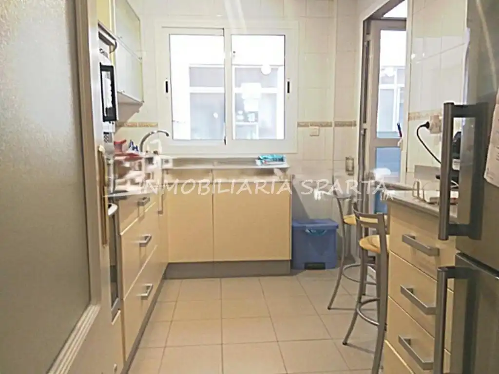 Wohnung zur Miete in Avenida Clara Campoamor, Barrio Alto