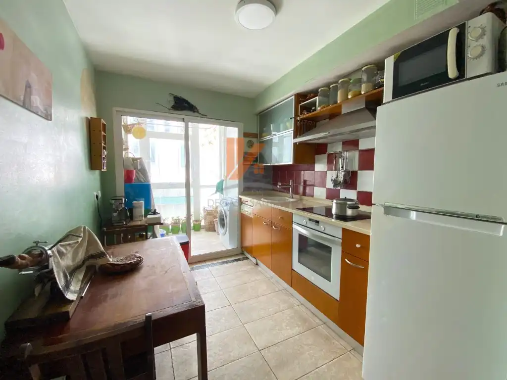 Cocina de Piso en venta en Santiago de Compostela  con Horno