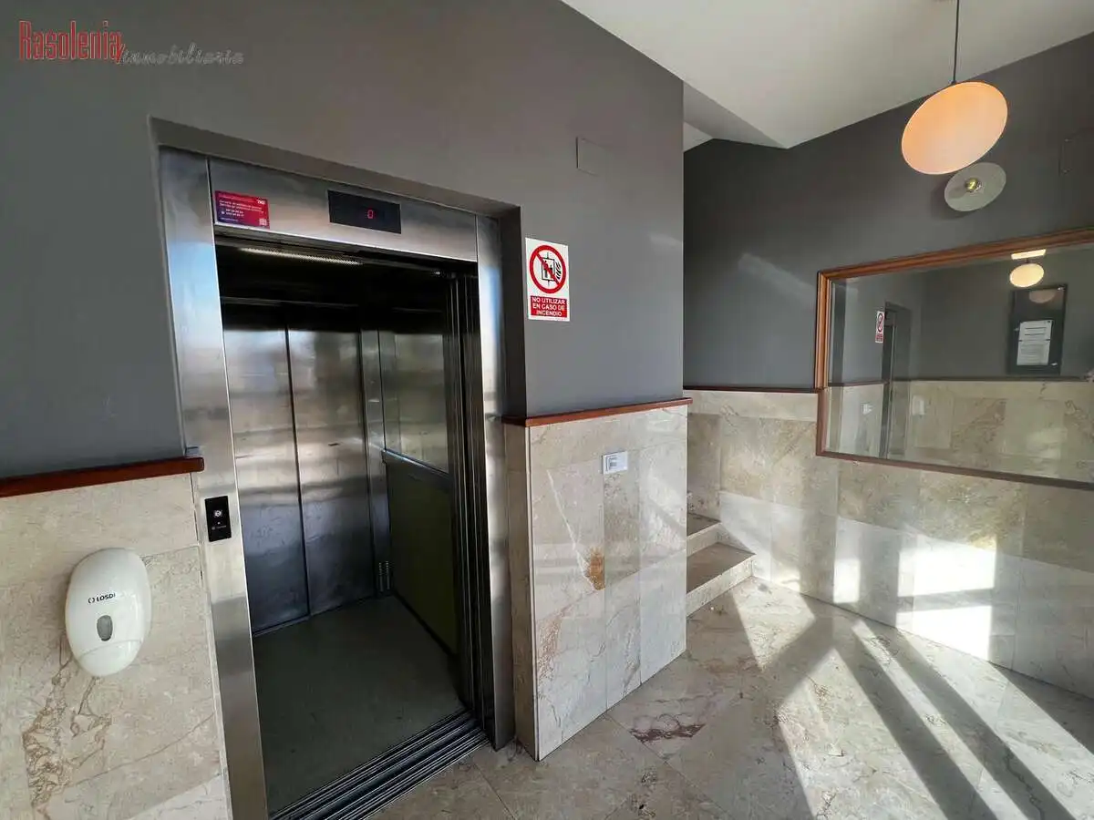 Apartment with lift for sale in Miguel González Garcés 67, imagen 4