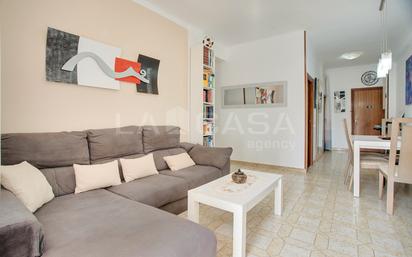Living room of Flat for sale in  Barcelona Capital  with Balcony