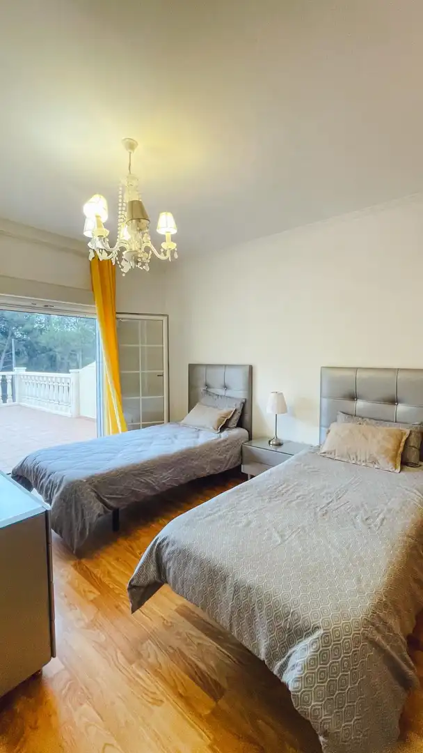 Dormitori de Casa adosada en venda en La Nucia amb Aire condicionat, Jardí privat i Terrassa