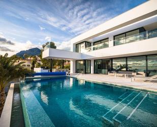 Piscina de Casa o xalet de lloguer en La Nucia amb Aire condicionat, Jardí privat i Terrassa