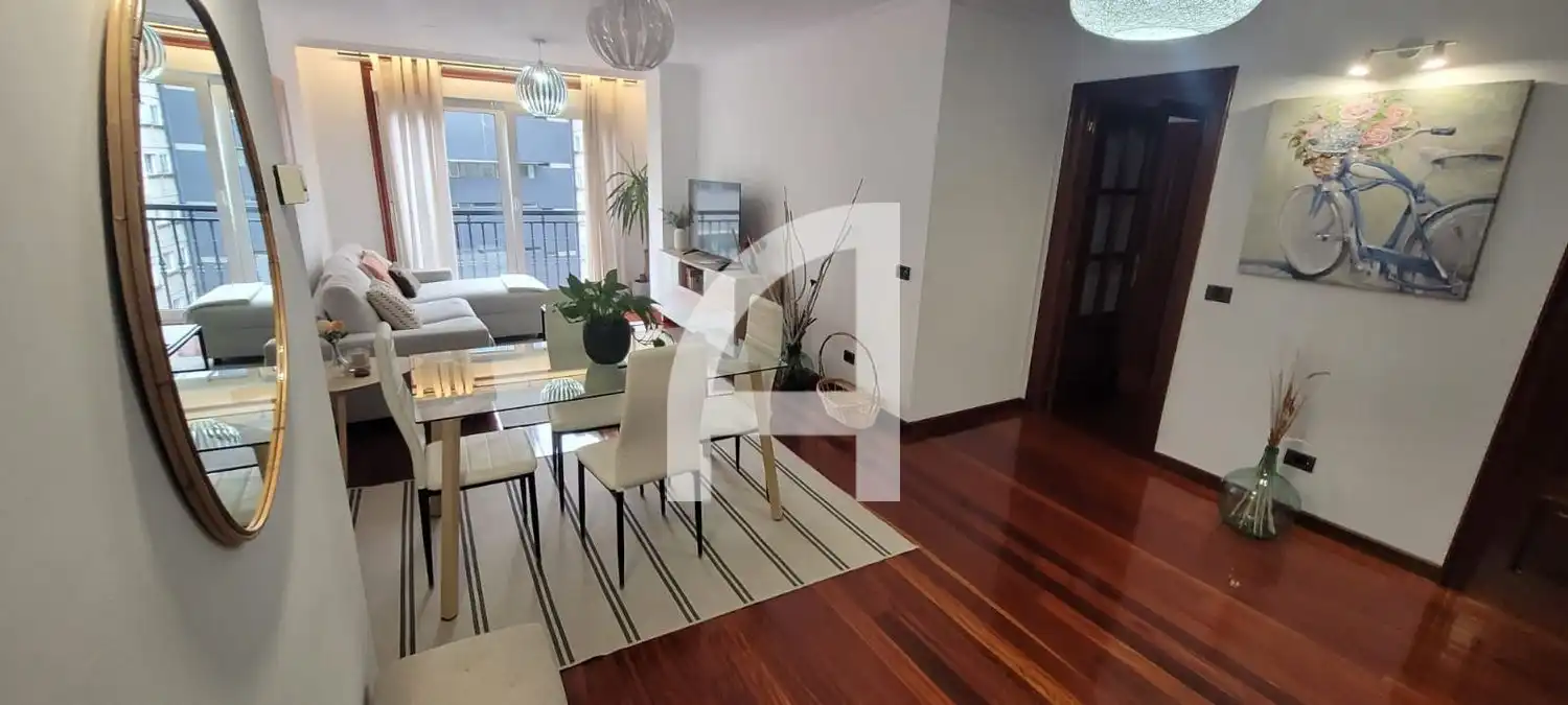 Sala de estar de Piso de alquiler en Vigo  con Calefacción, Trastero y Amueblado