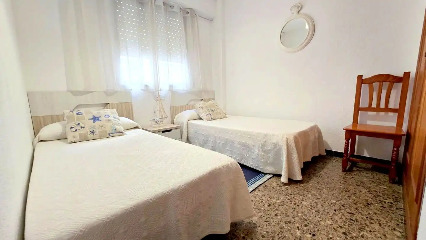 Bedroom of Flat for rent in Gandia