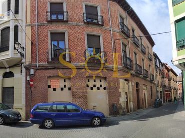 Duplex with balcony for sale in Casco Antiguo