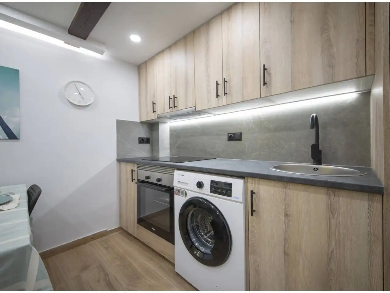 Küche von Wohnung zum Verkauf in L'Hospitalet de Llobregat mit Parkett und Möbliert