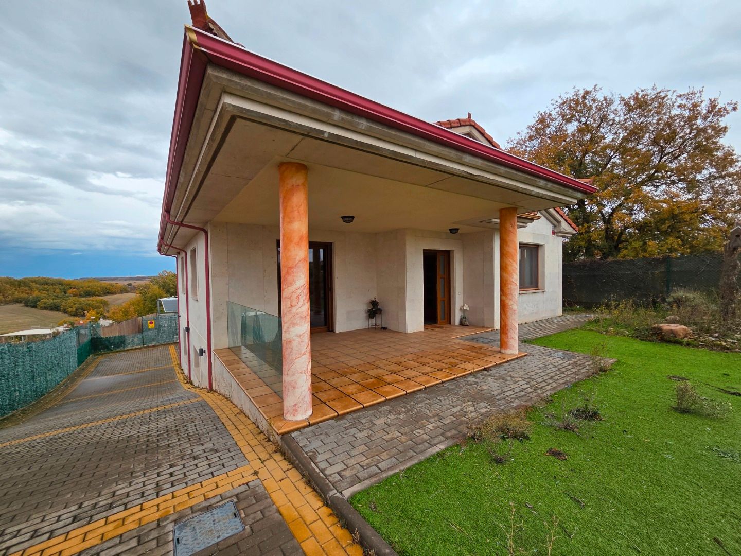 Exterior view of House or chalet for sale in Carcedo de Burgos  with Heating, Private garden and Parquet flooring