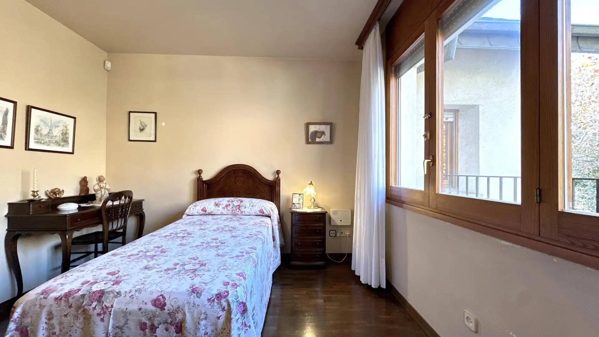 Bedroom of Houses for sale in Sant Cugat del Vallès  with Heating, Private garden and Parquet flooring