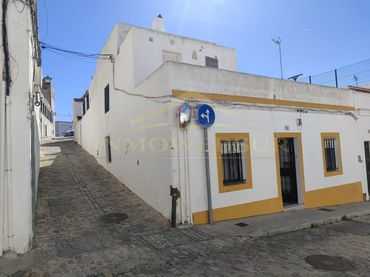 Maison mitoyenne avec balcon à vendre à Calle Cuna
