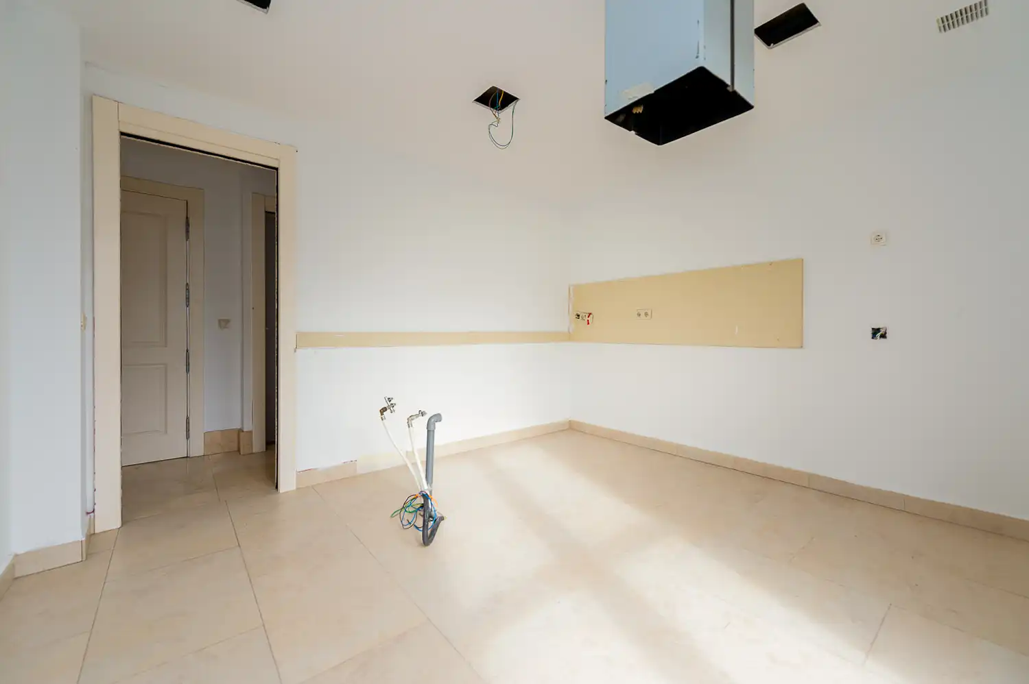 Kitchen of Detached homes for sale in Urdiain