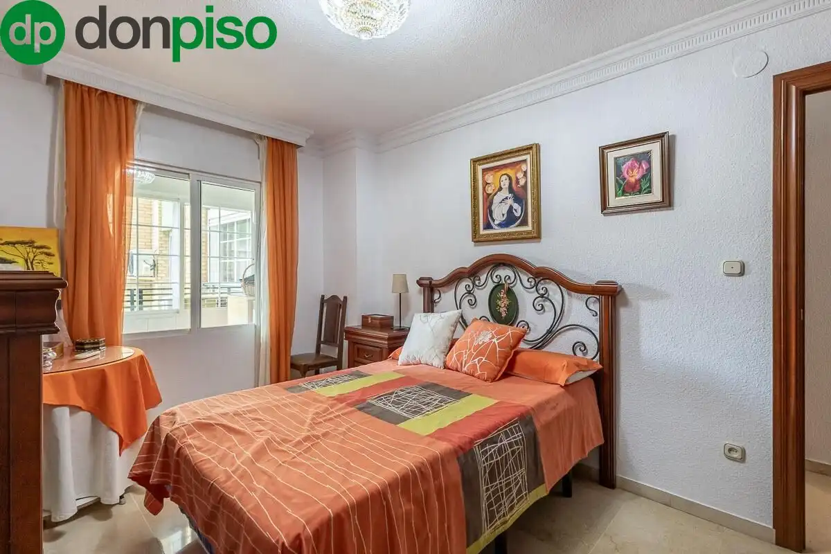 Bedroom of Flat for sale in Granada
