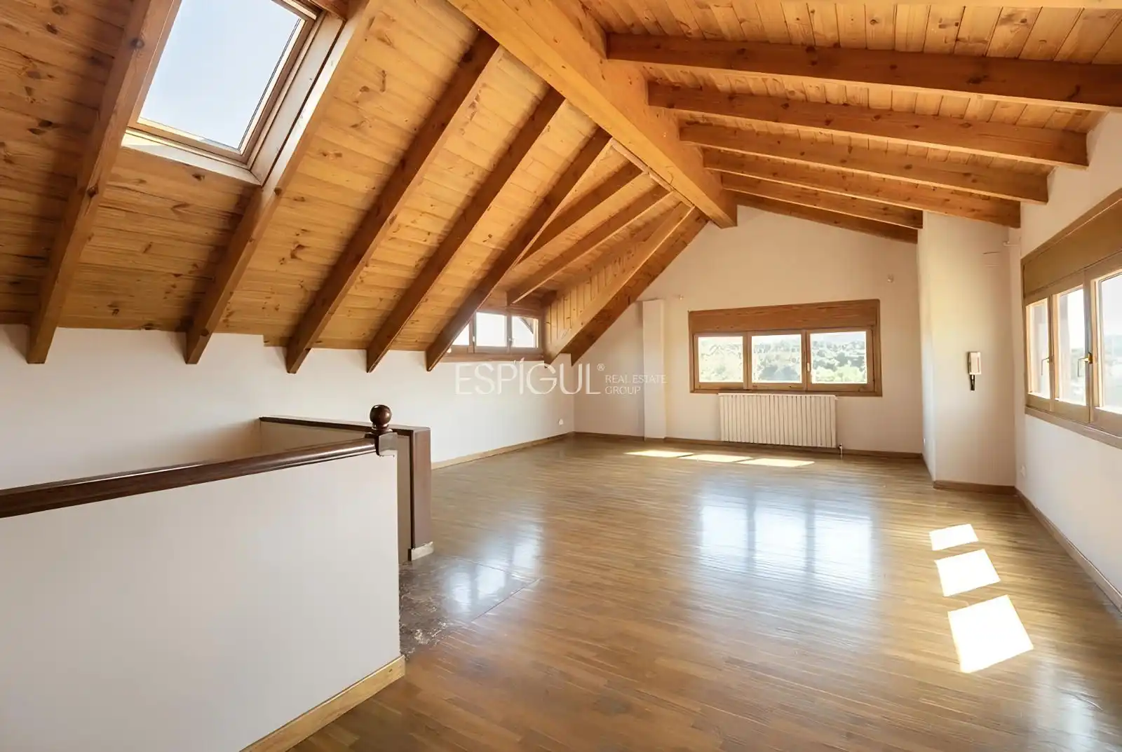 Living room of Houses for sale in Sant Cugat del Vallès  with Air Conditioner, Heating and Parquet flooring