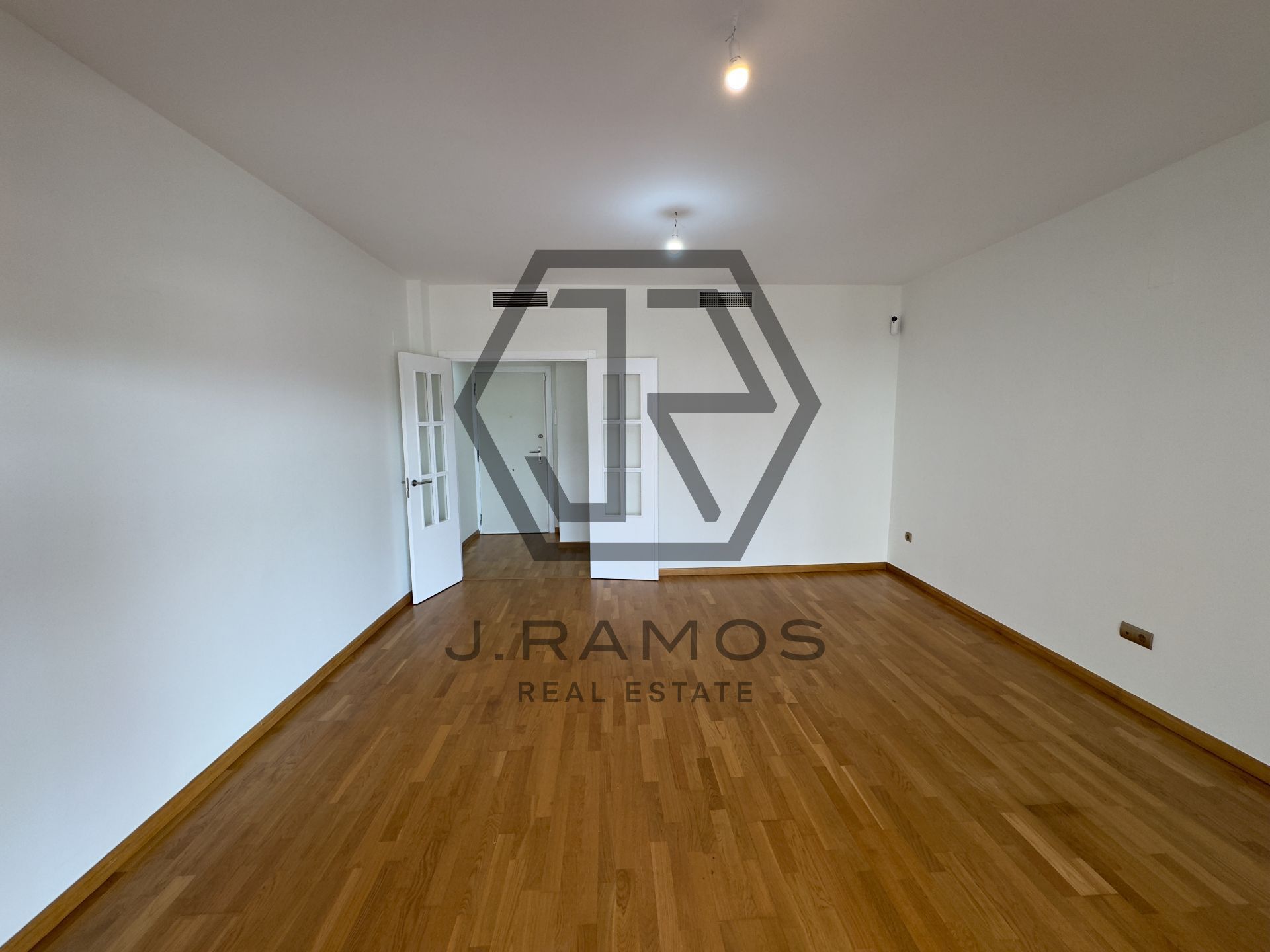 Sala d'estar de Pis en venda en Rincón de la Victoria amb Aire condicionat, Terrassa i Traster