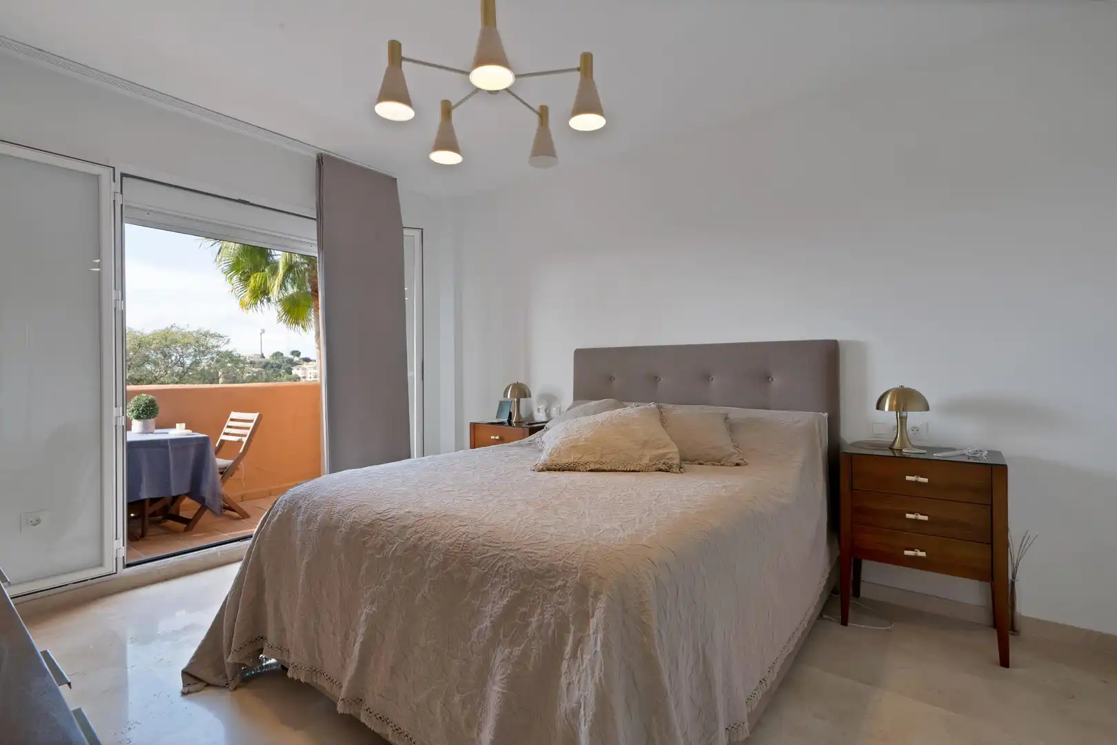 Bedroom of Apartments for sale in Marbella  with Air Conditioner, Private garden and Storage room