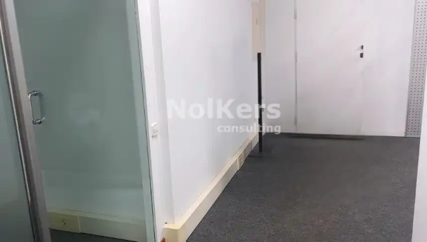Local comercial en alquiler en Almeda - El Corte Inglés, imagen 4