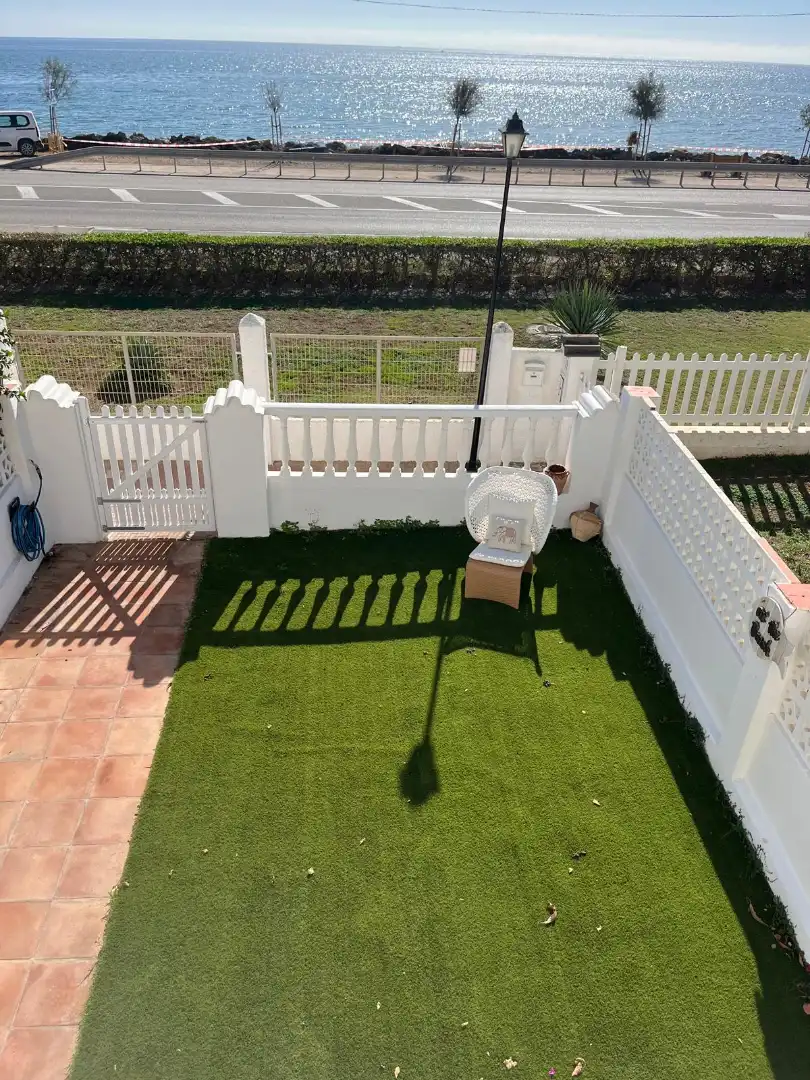 Terraza de Casa adosada de alquiler en Vélez-Málaga con Aire acondicionado, Calefacción y Jardín privado