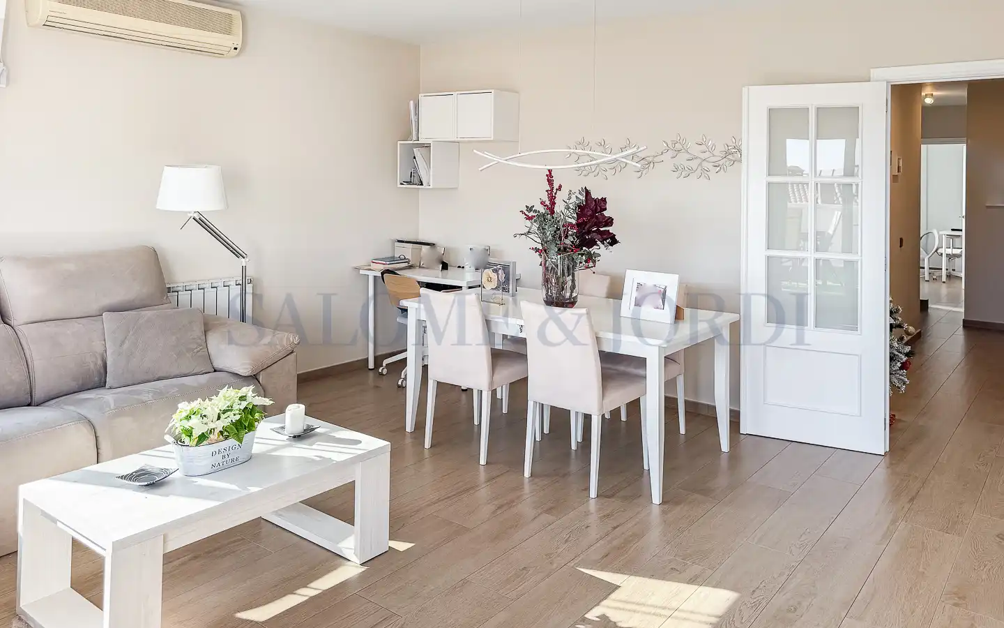 Wohnzimmer von Dachboden zum Verkauf in Mataró mit Klimaanlage, Heizung und Parkett
