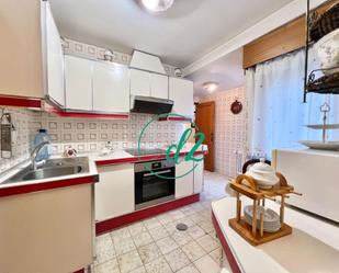 Kitchen of Flat for sale in Ourense Capital   with Heating, Storage room and Balcony