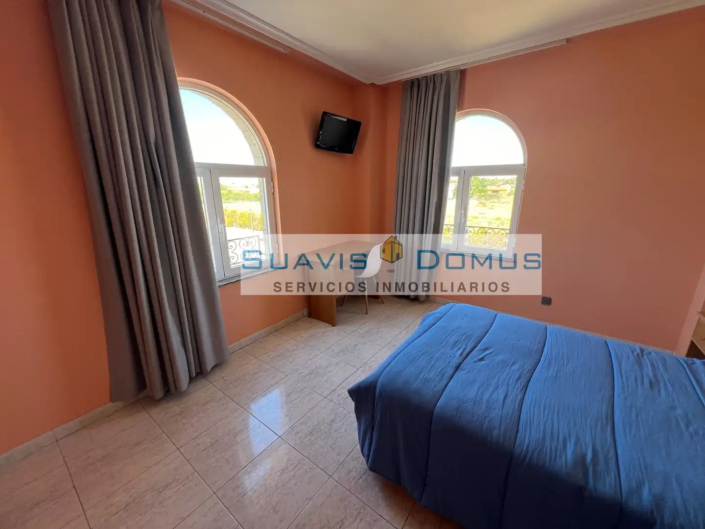 Habitación de Edificio en venta en Coreses con Alarma
