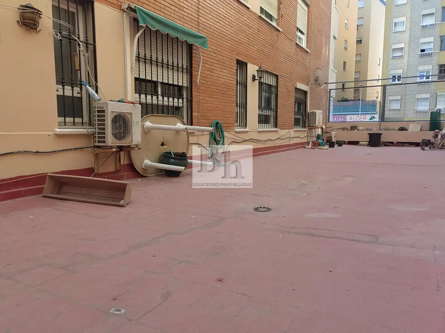 Vista exterior de Pis en venda en Málaga amb Aire condicionat, Terrassa i Balcó