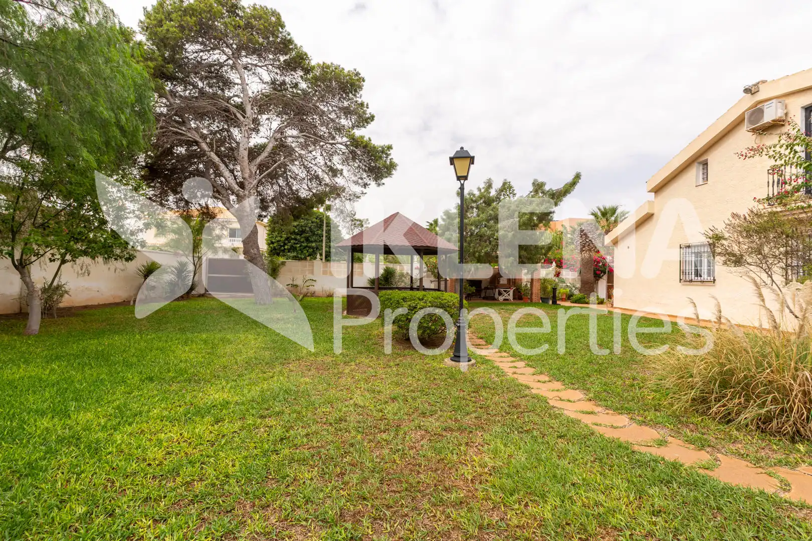 Exterior view of Houses for sale in Roquetas de Mar  with Air Conditioner, Private garden and Terrace