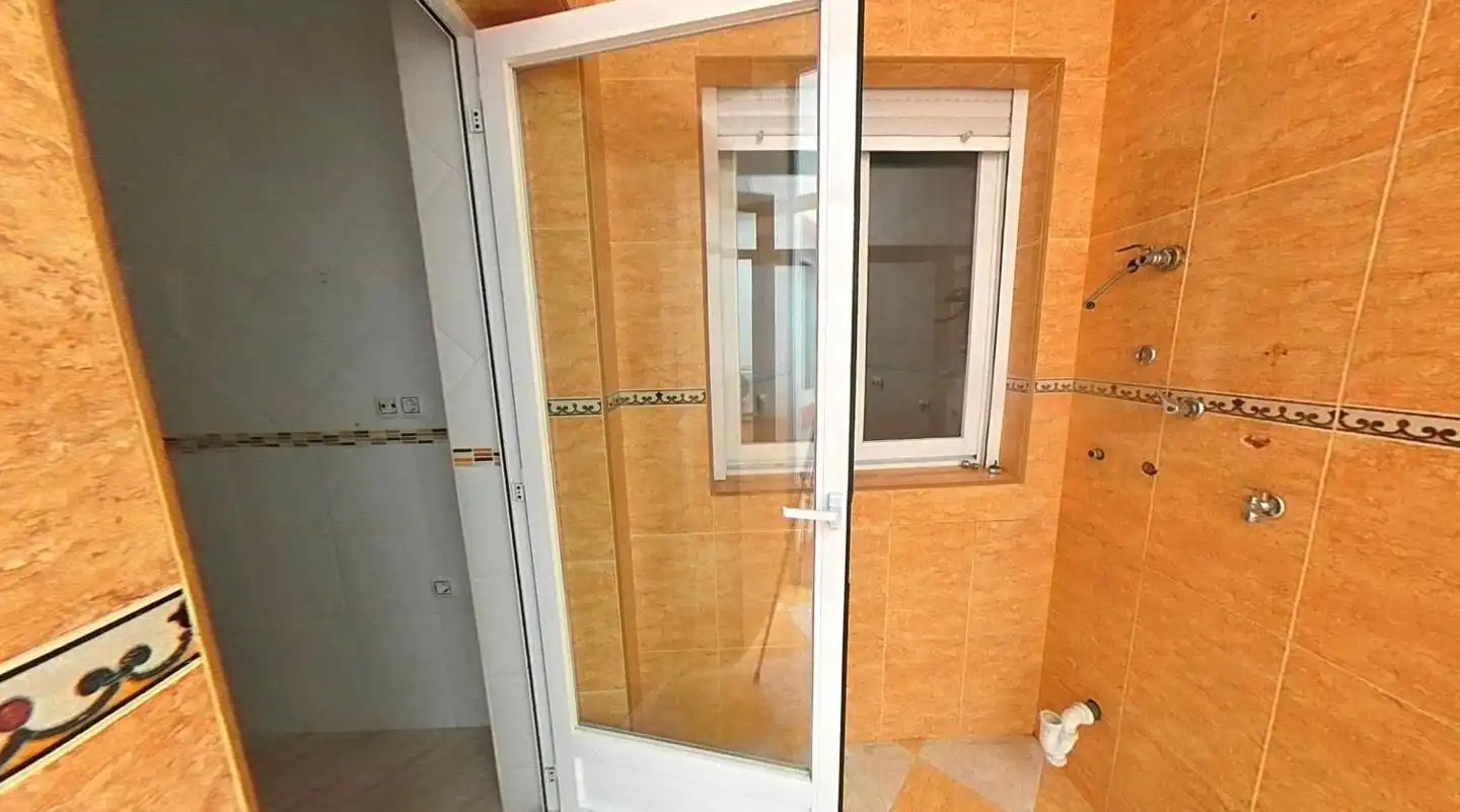 Baño de Planta baja en venta en Huelma