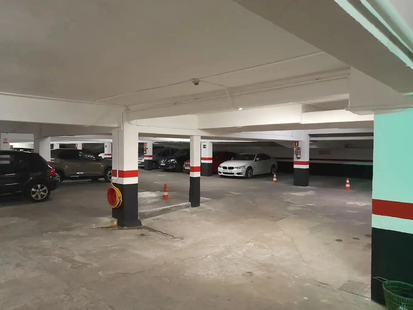 Motorradstellplatz zur Miete in Calle del Amparo 75, imagen 2