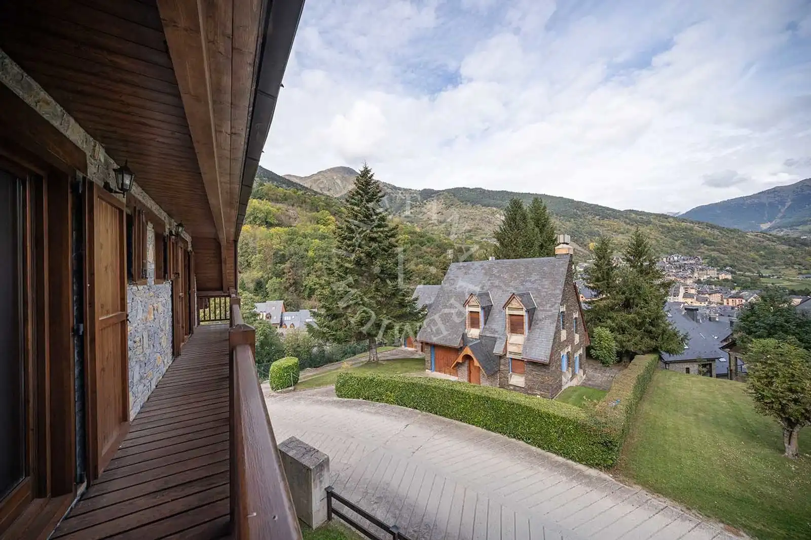 Vista exterior de Casa o chalet en venta en Vielha e Mijaran con Calefacción