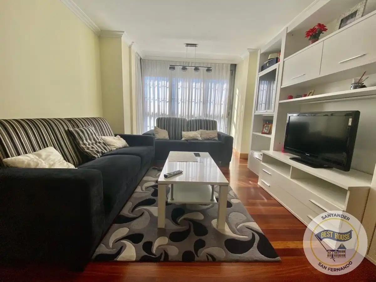 Wohnung zur Miete in Avenida de Cantabria, Valdenoja
