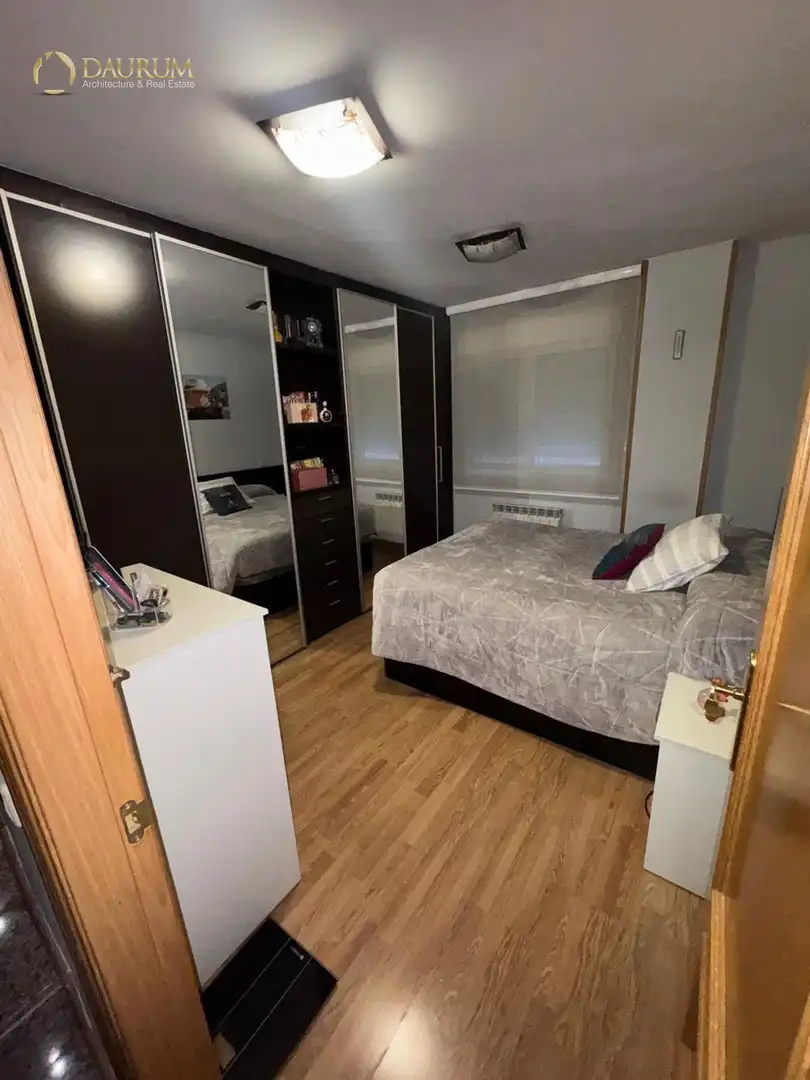 Schlafzimmer von Einfamilien-Reihenhaus zum Verkauf in Alcalá de Henares mit Klimaanlage, Heizung und Terrasse