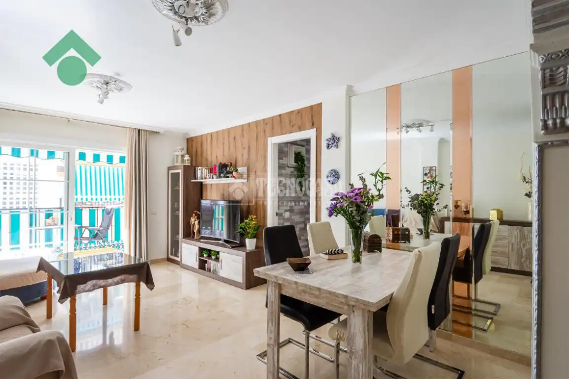 Living room of Flat for sale in Vélez-Málaga  with Terrace