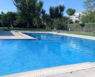 Piscina de Pis en venda en Parla amb Aire condicionat, Calefacció i Terrassa