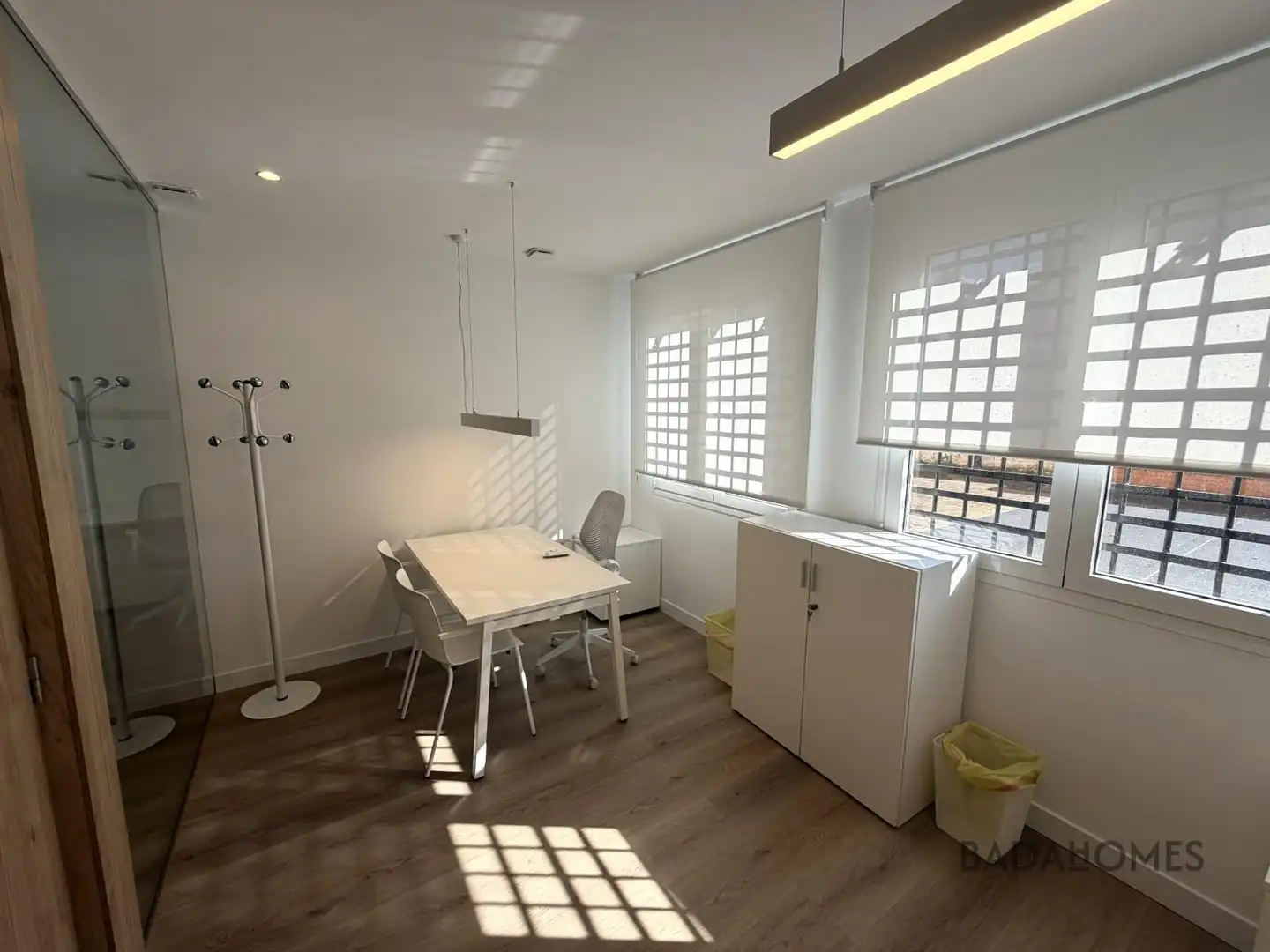 Esszimmer von Büro zur Miete in Badajoz mit Klimaanlage, Heizung und Möbliert