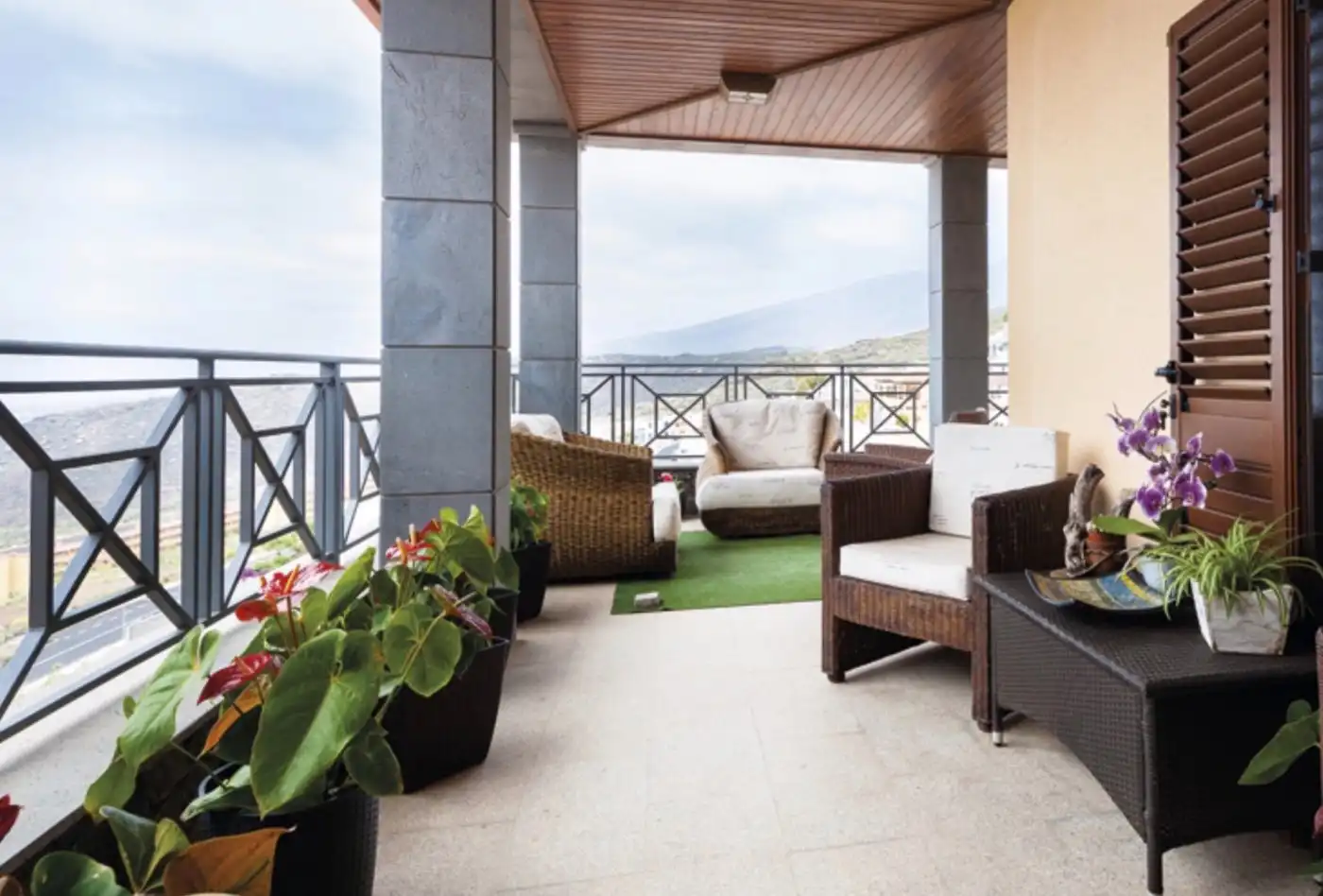 Maison avec terrasse à vendre à Calle La Rioja