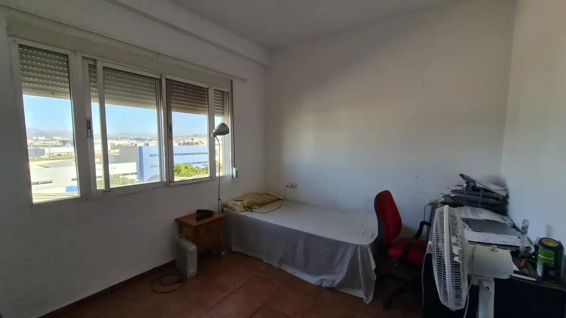 Dormitori de Pis en venda en Málaga amb Terrassa i Moblat