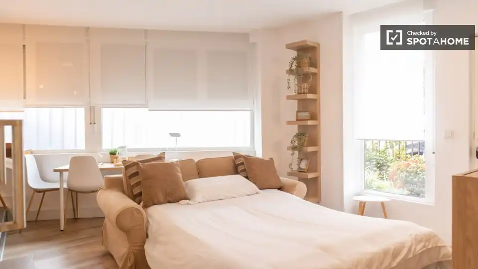 Flat for rent in Almenara -Ventilla