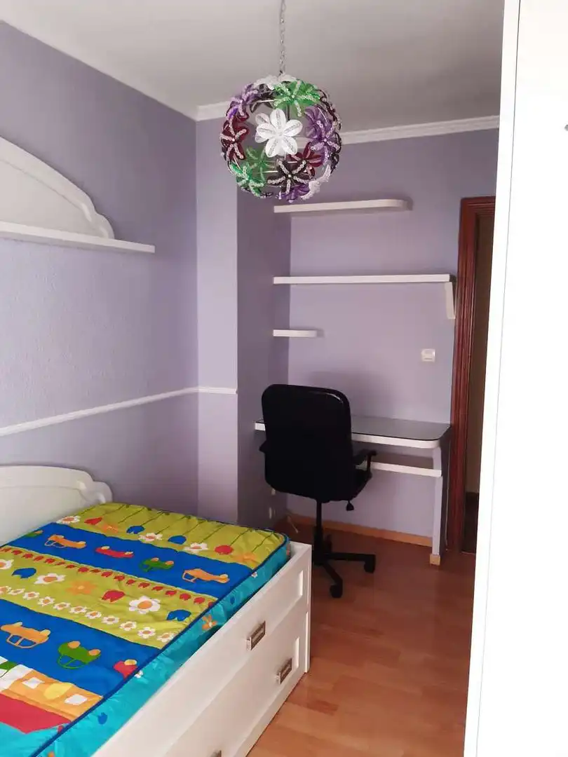 Habitación de Piso de alquiler en Granada con Calefacción, Amueblado y Microondas