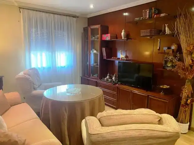 Sala d'estar de Pis en venda en Baeza amb Aire condicionat i Balcó
