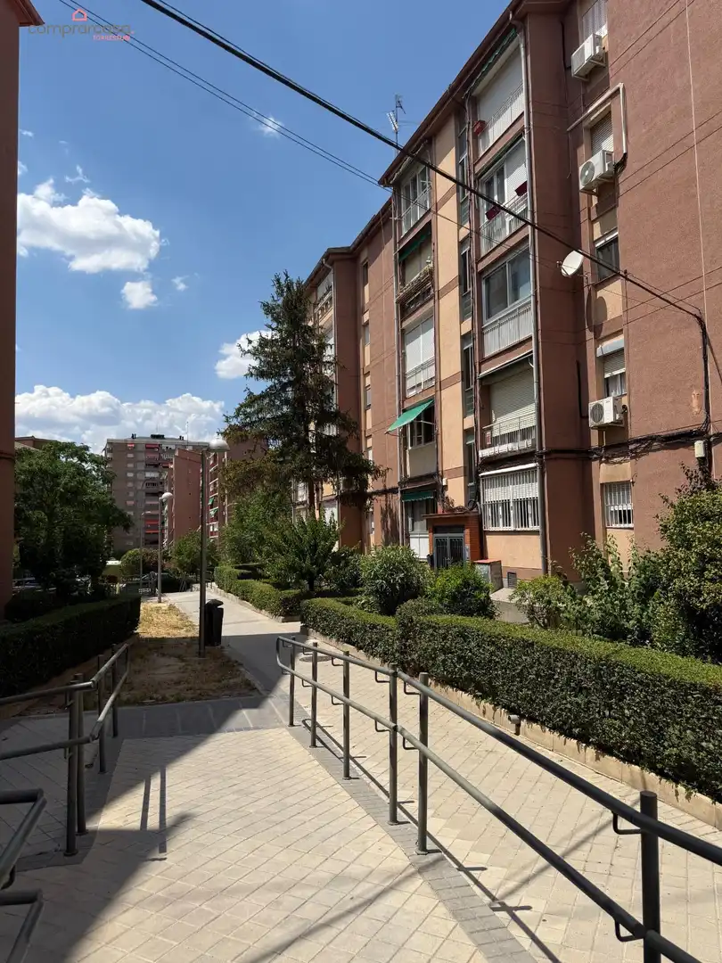 Außenansicht von Wohnung zum Verkauf in Madrid