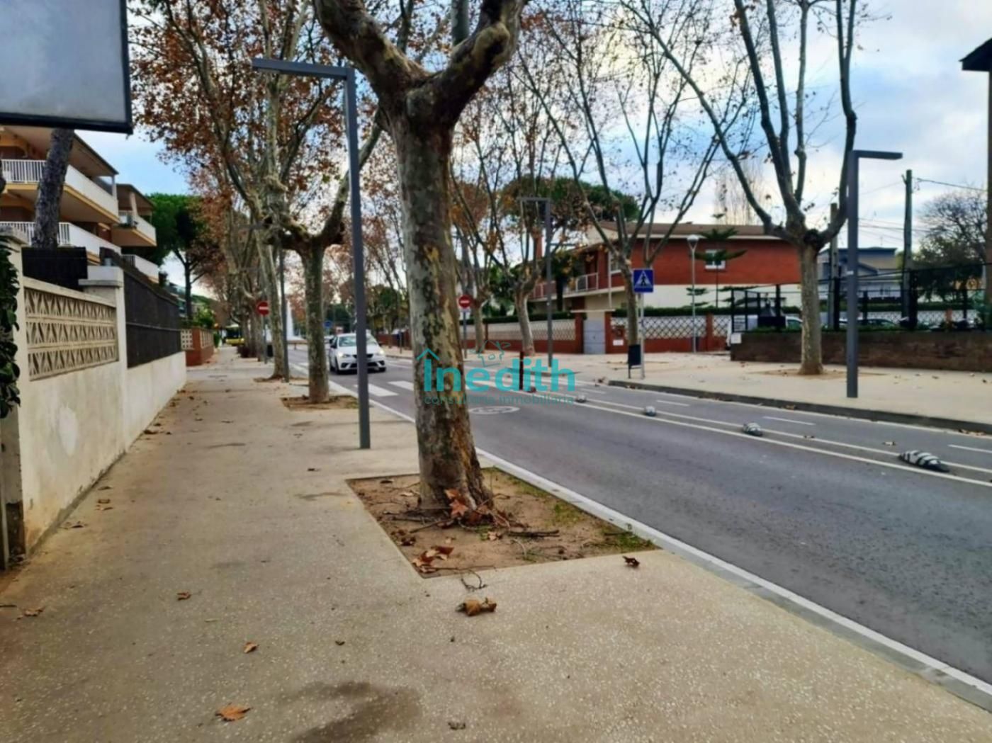 Vista exterior de Local en venda en Castelldefels amb Terrassa