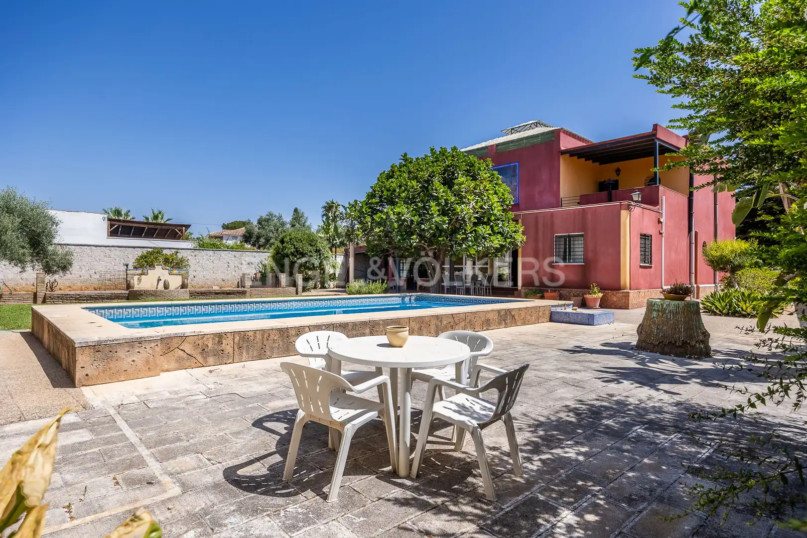 Vista exterior de Casa o chalet en venta en Carmona con Calefacción, Jardín privado y Terraza