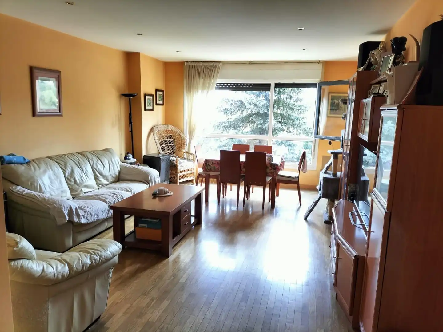 Sala de estar de Piso en venta en Guardo con Calefacción, Parquet y Trastero