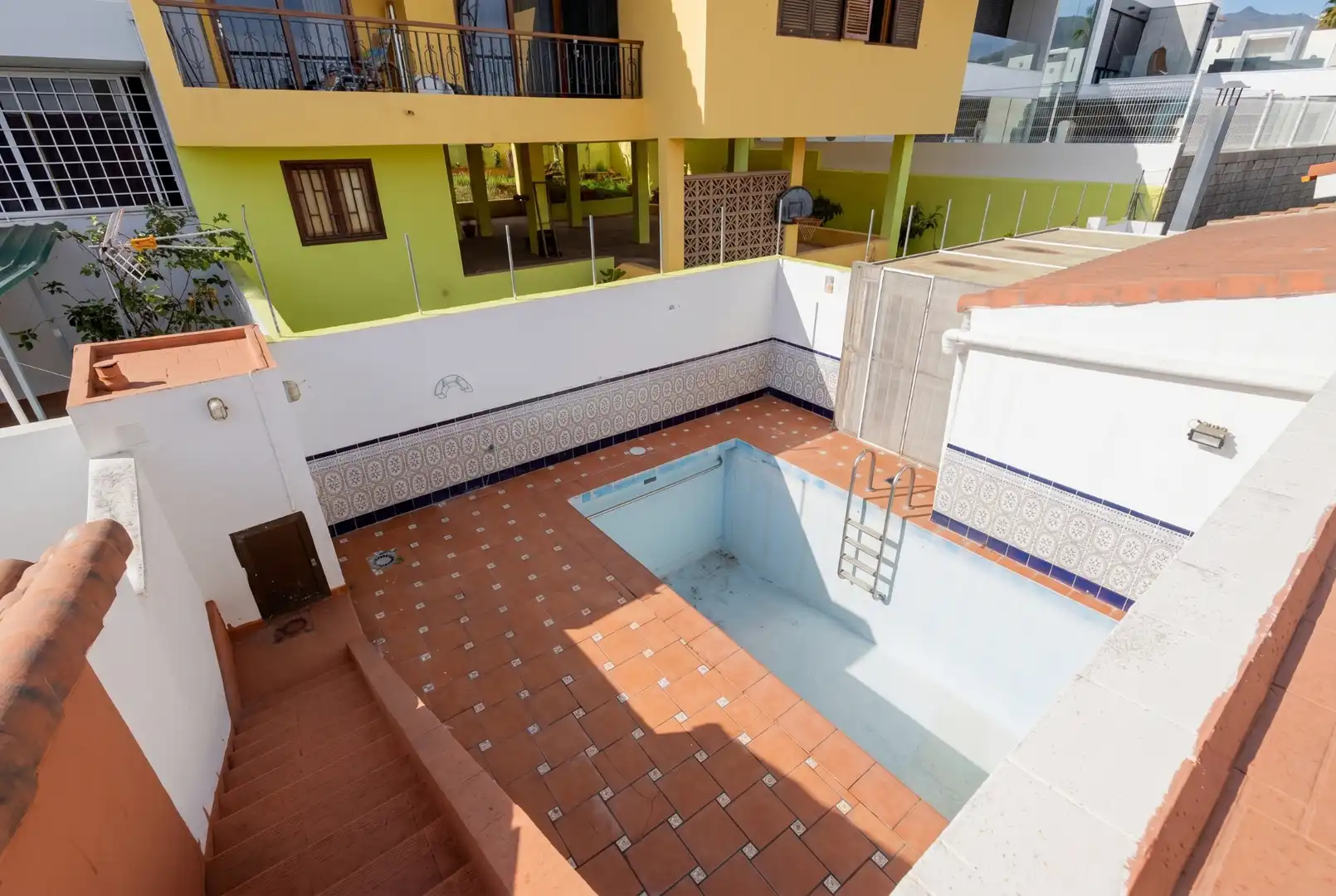 Piscina de Casa adosada en venta en Santa Cruz de Tenerife con Terraza, Trastero y Piscina