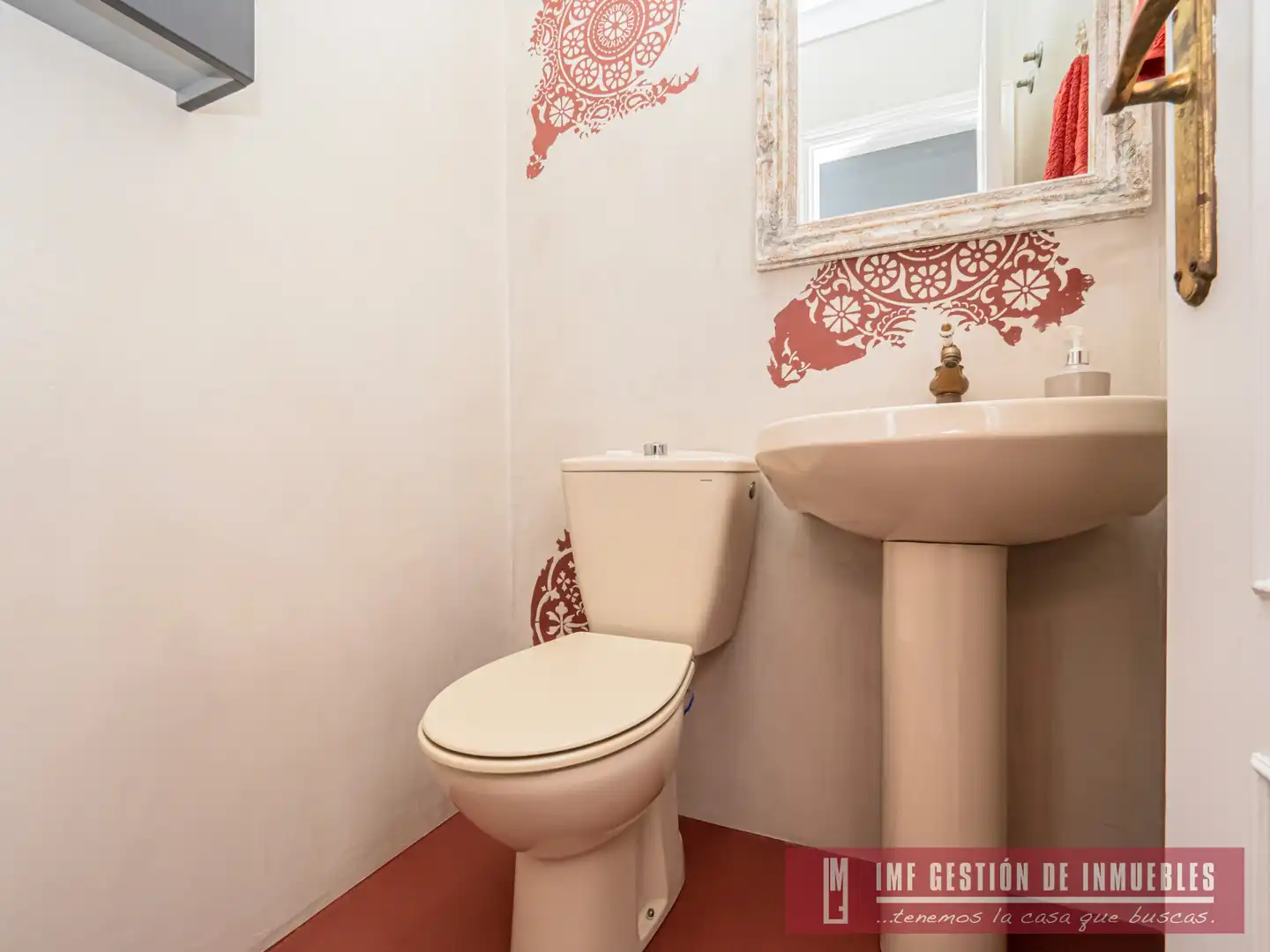 Bany de Casa adosada en venda en Vélez-Málaga amb Aire condicionat, Terrassa i Moblat